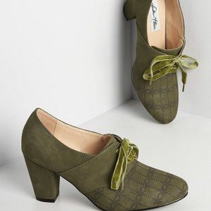 NWOT LuluHun for Modcloth  green retro style heels